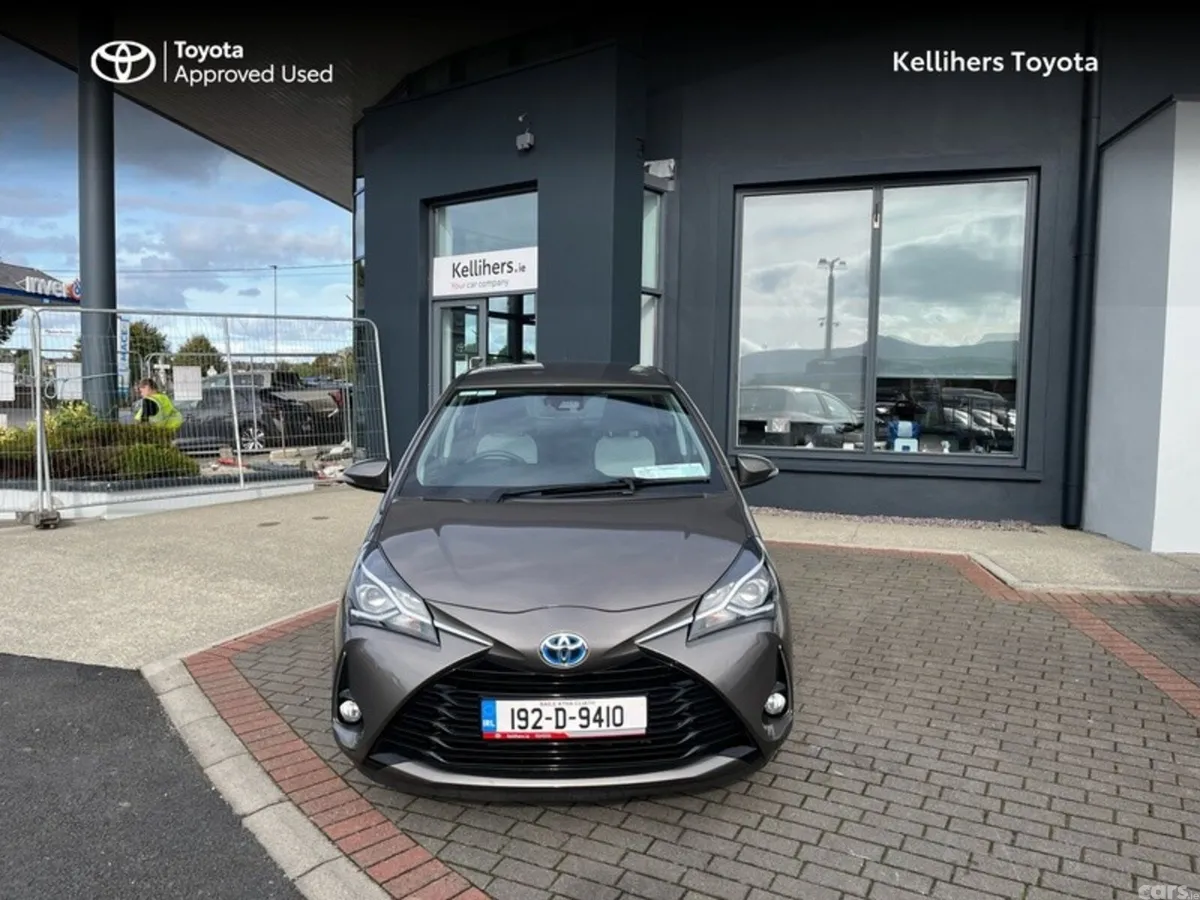 Toyota Yaris Hatchback, Petrol Hybrid, 2019, Grey