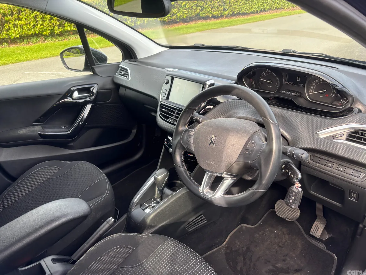 Peugeot 208 Hatchback, Petrol, 2020, Blue
