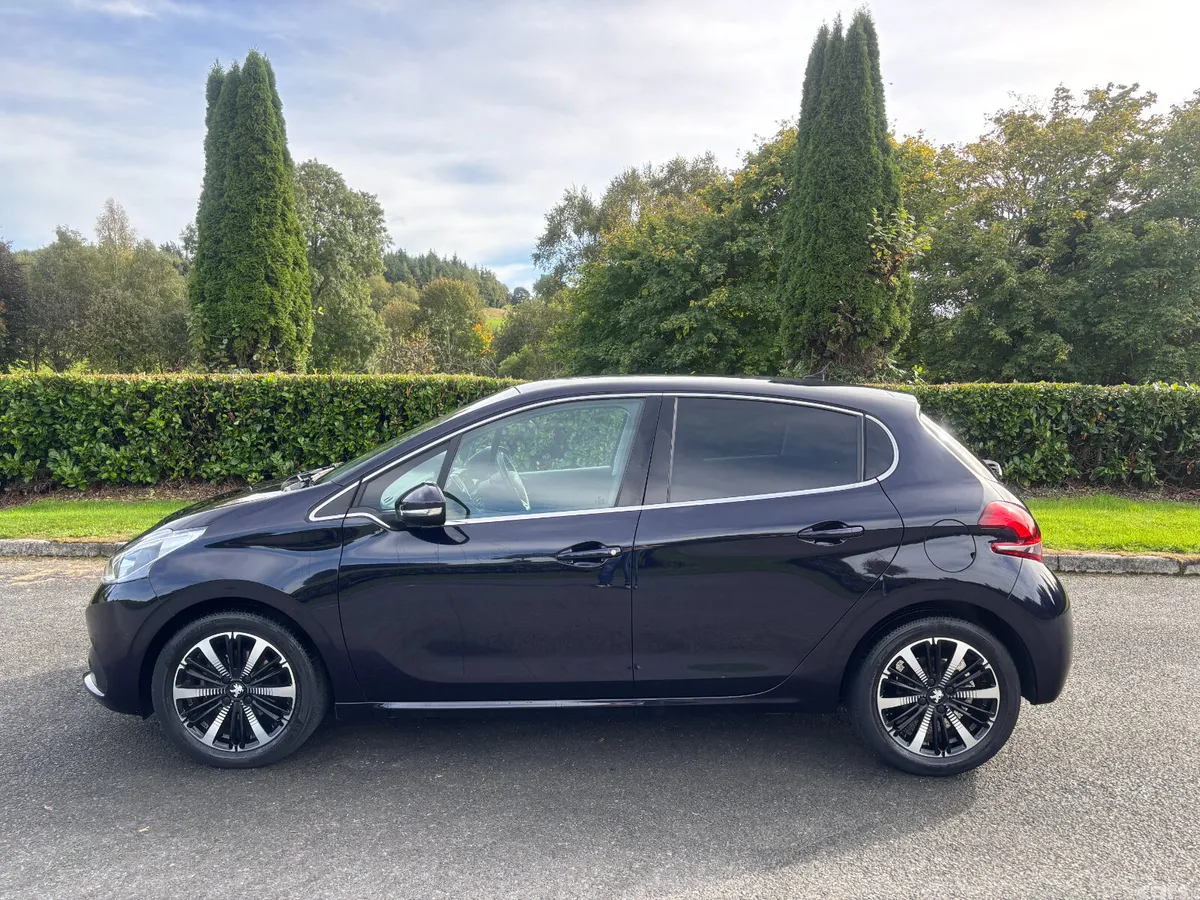 Peugeot 208 Hatchback, Petrol, 2020, Blue