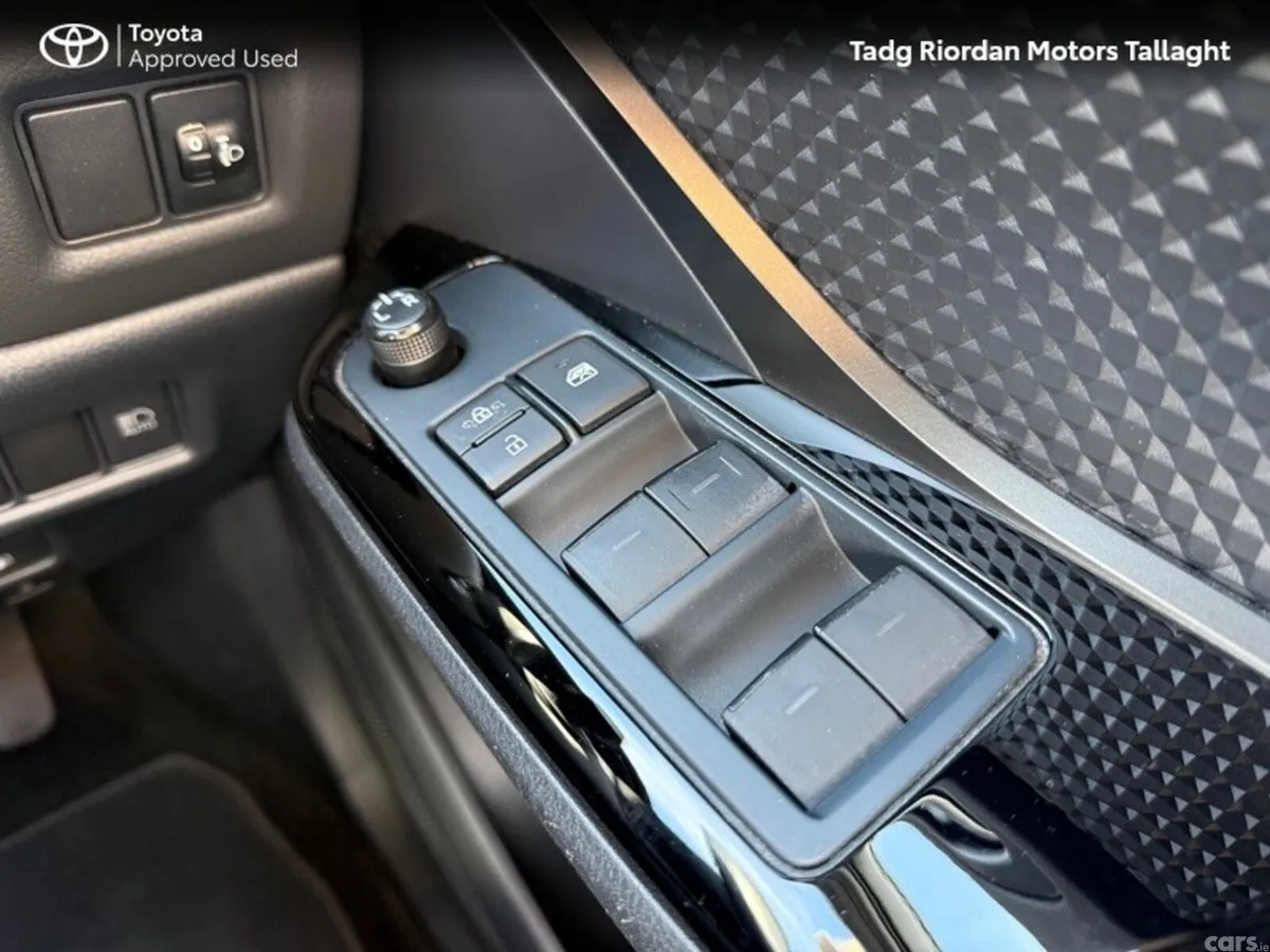Toyota C-HR SUV, Petrol Hybrid, 2022, Grey