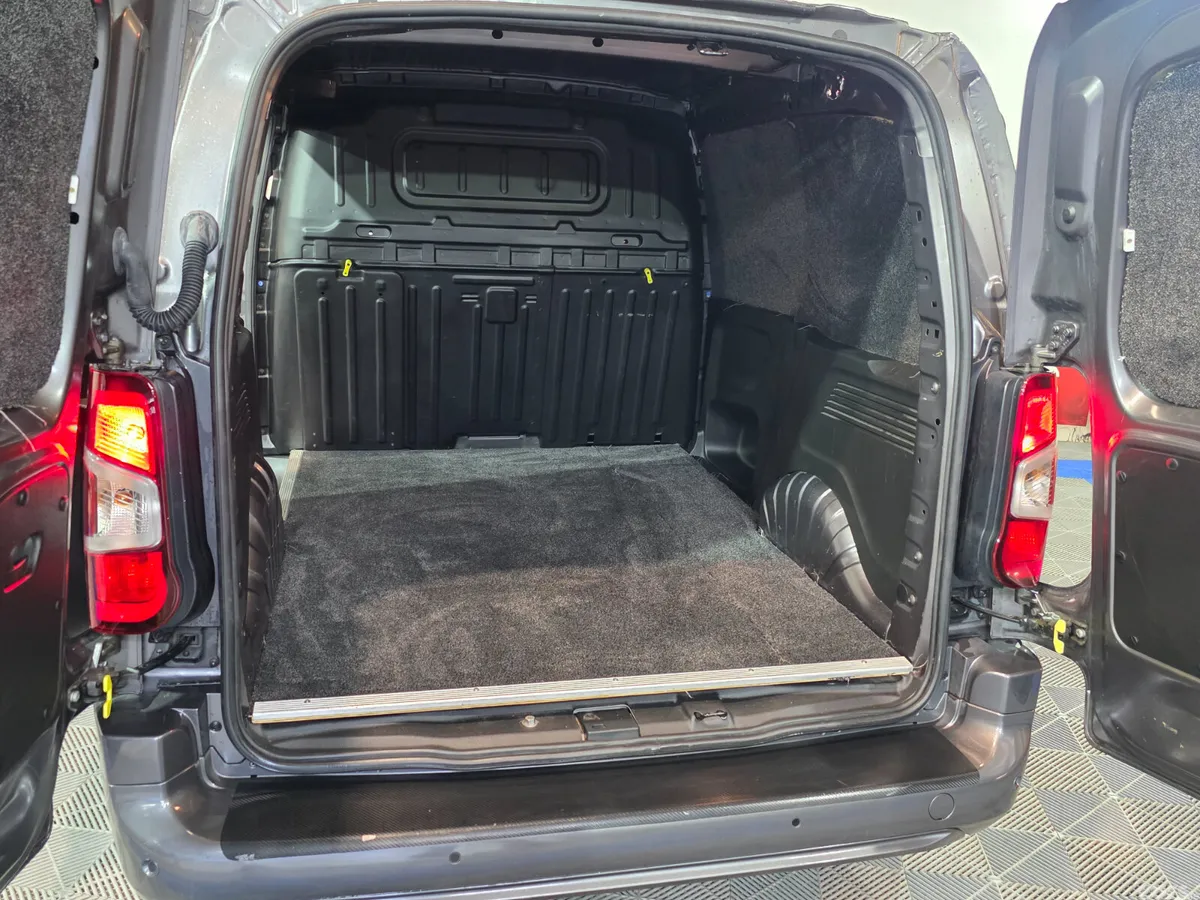 Peugeot Partner MPV, Diesel, 2022, Grey
