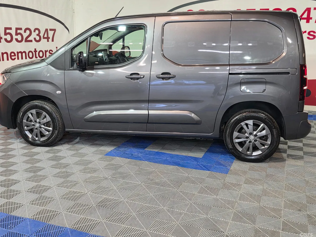 Peugeot Partner MPV, Diesel, 2022, Grey