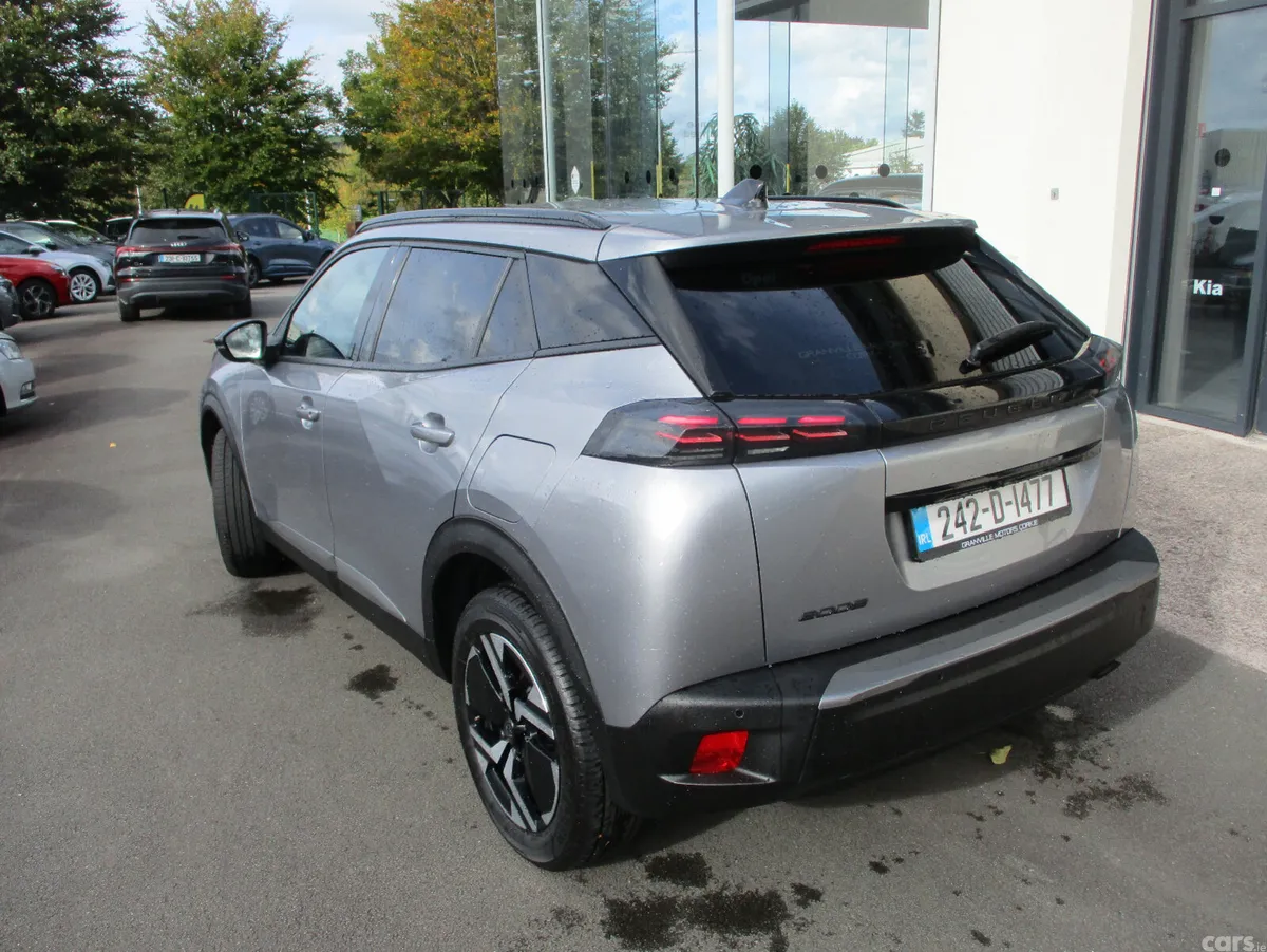 Peugeot 2008 MPV, Petrol, 2024, Grey