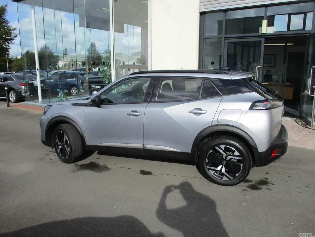 Peugeot 2008 MPV, Petrol, 2024, Grey