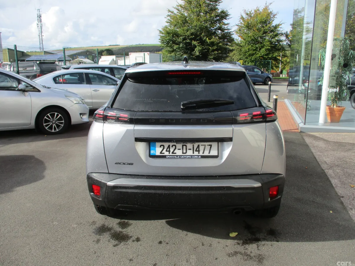 Peugeot 2008 MPV, Petrol, 2024, Grey