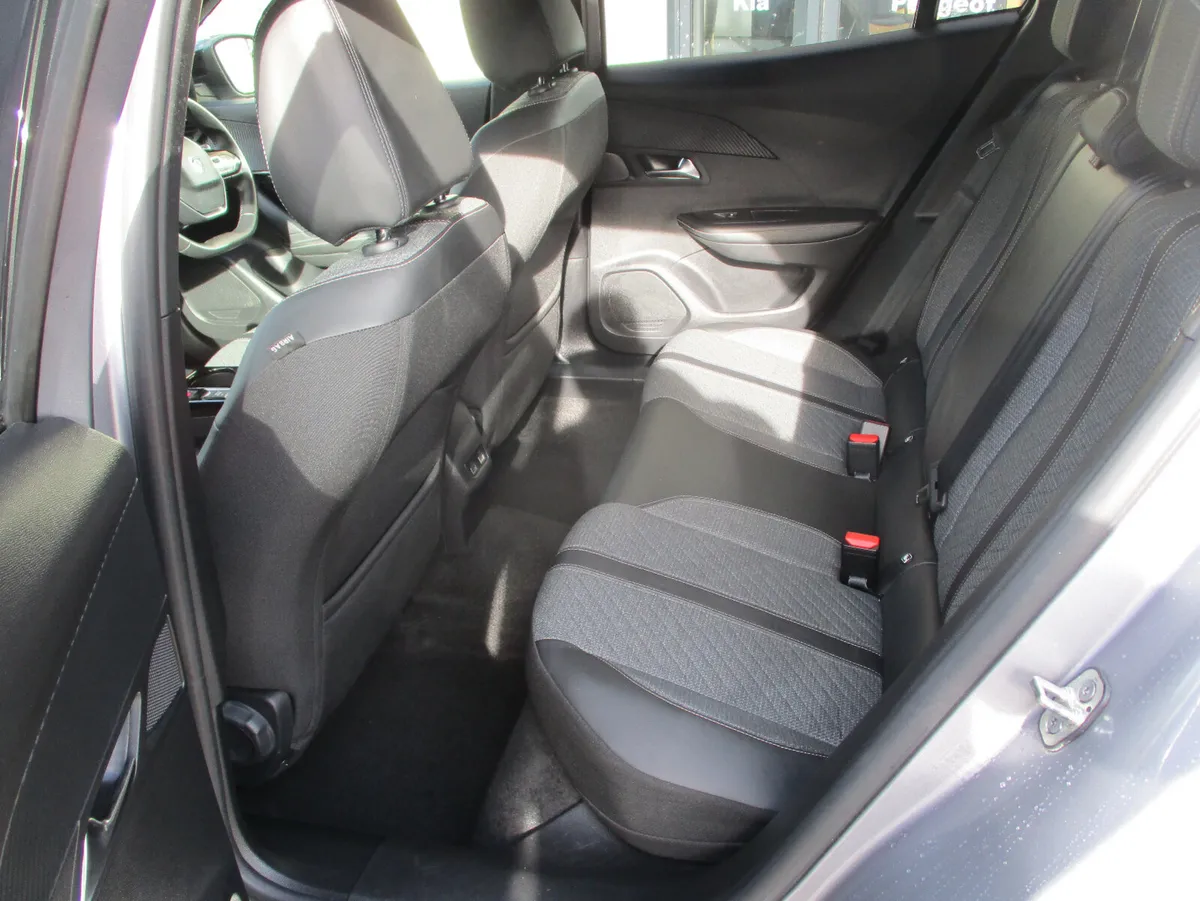 Peugeot 2008 MPV, Petrol, 2024, Grey