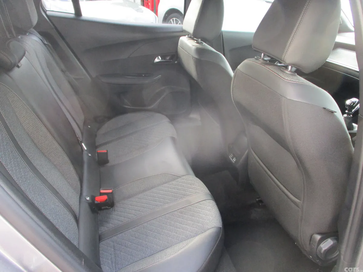 Peugeot 2008 MPV, Petrol, 2024, Grey