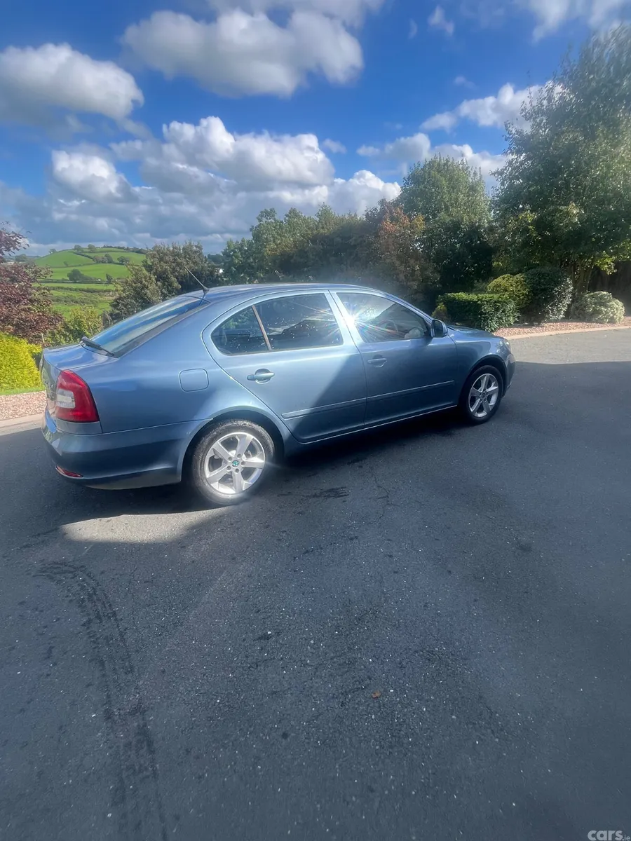 Skoda Octavia Saloon, Diesel, 2011, Grey