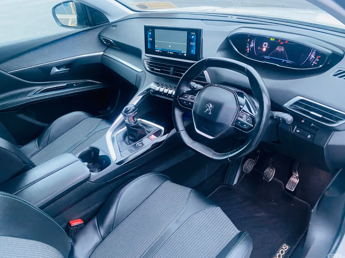 Peugeot 3008 MPV, Diesel, 2022, White