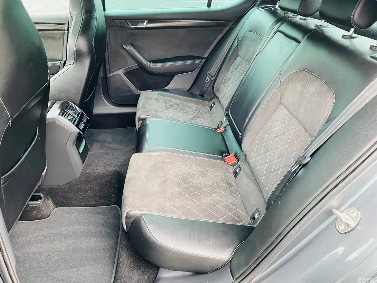 Skoda Superb Saloon, Diesel, 2022, Grey