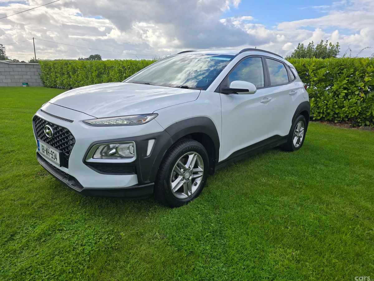 Hyundai KONA MPV, Petrol, 2018, White