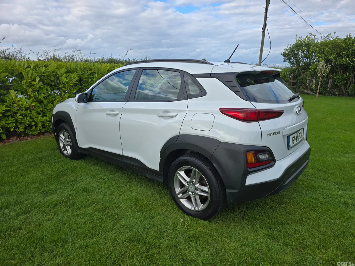 Hyundai KONA MPV, Petrol, 2018, White