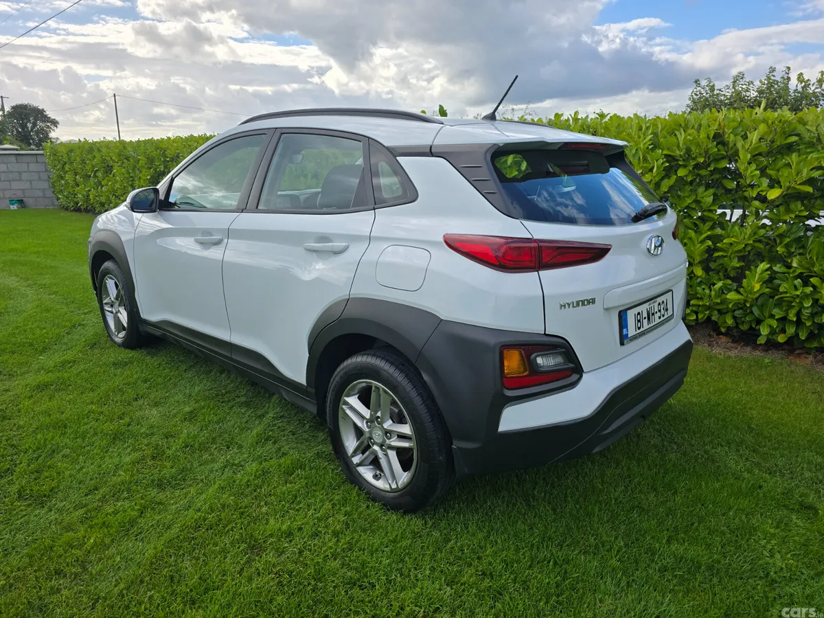 Hyundai KONA MPV, Petrol, 2018, White