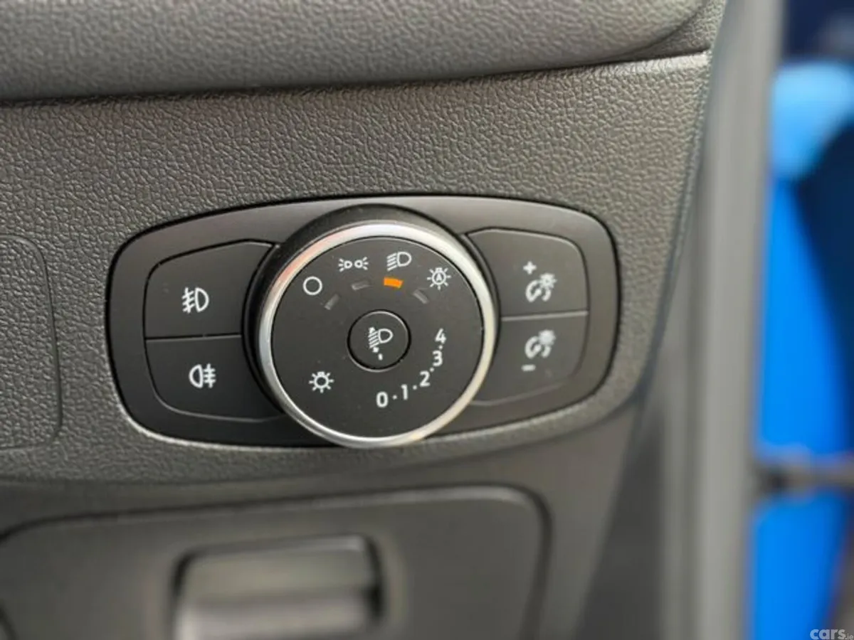 Ford Focus Hatchback, Diesel, 2020, Blue