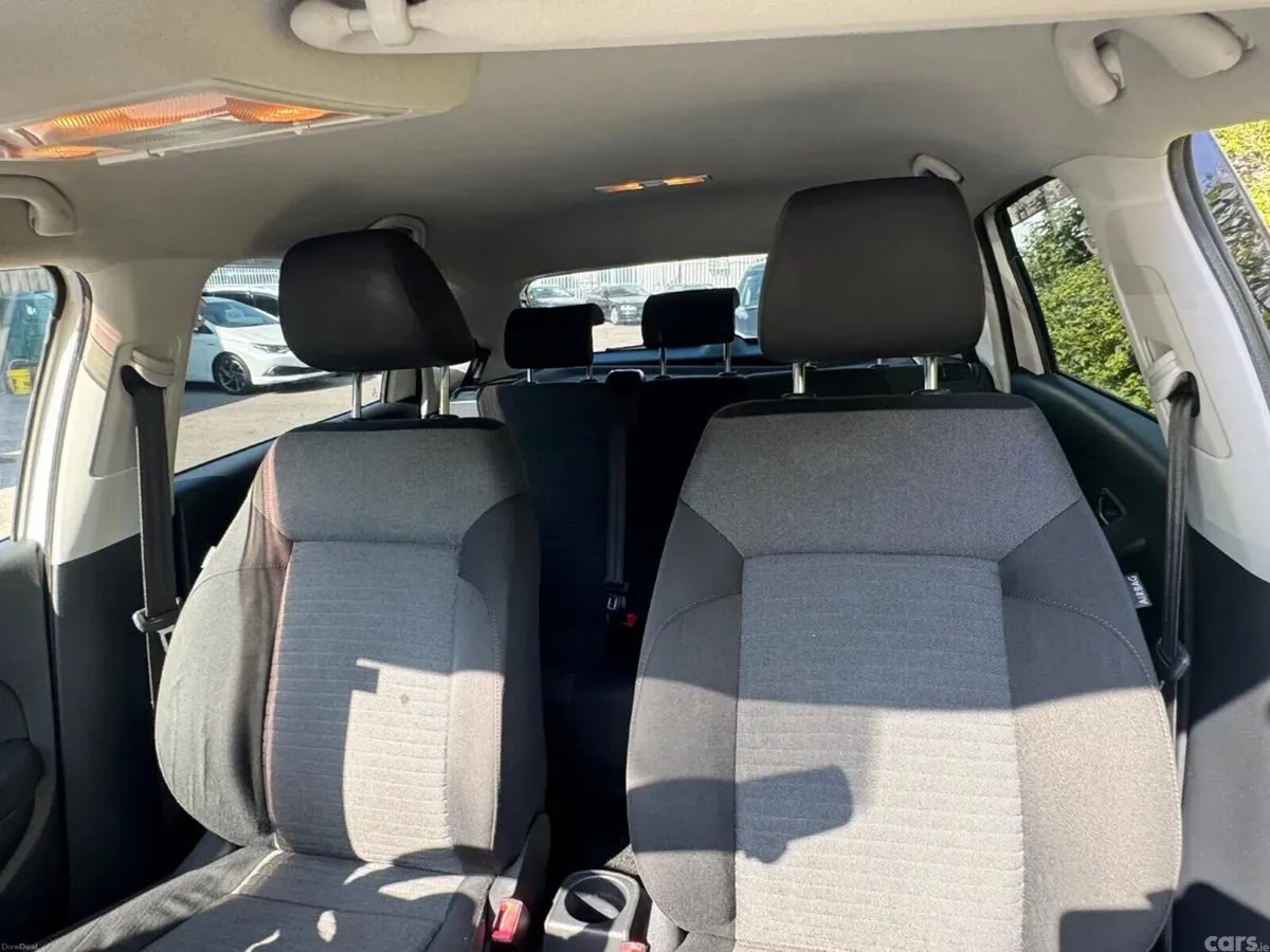 Volkswagen Polo Hatchback, Petrol, 2013, White