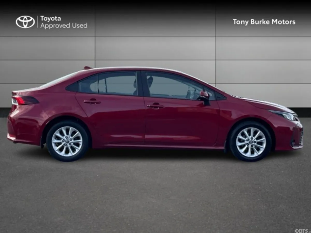 Toyota Corolla Saloon, Petrol, 2019, Red