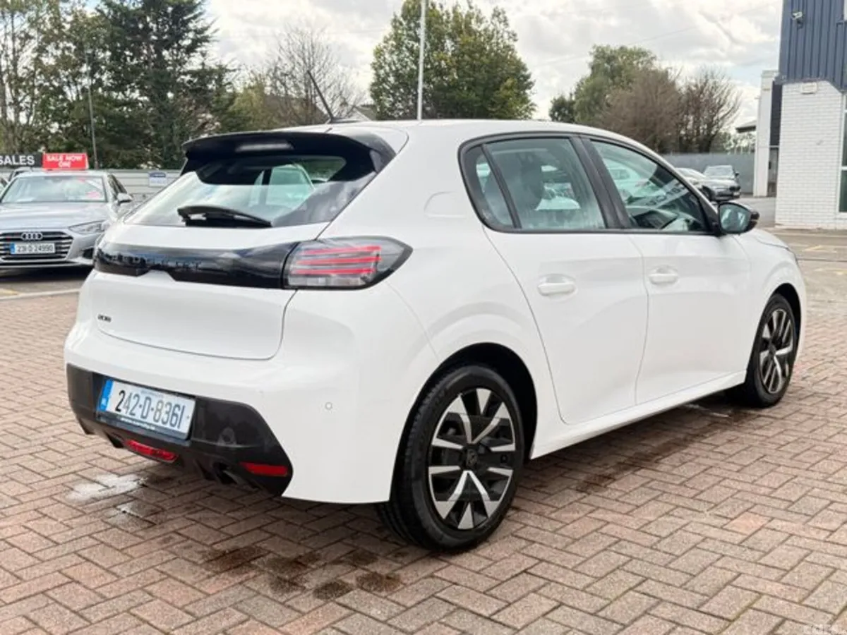 Peugeot 208 Hatchback, Petrol, 2024, White
