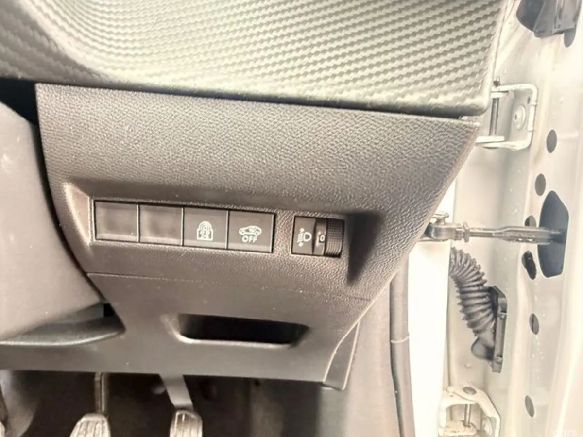 Peugeot 208 Hatchback, Petrol, 2024, White