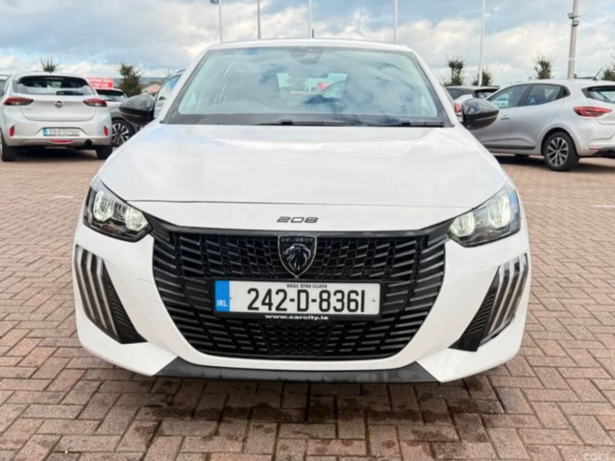Peugeot 208 Hatchback, Petrol, 2024, White