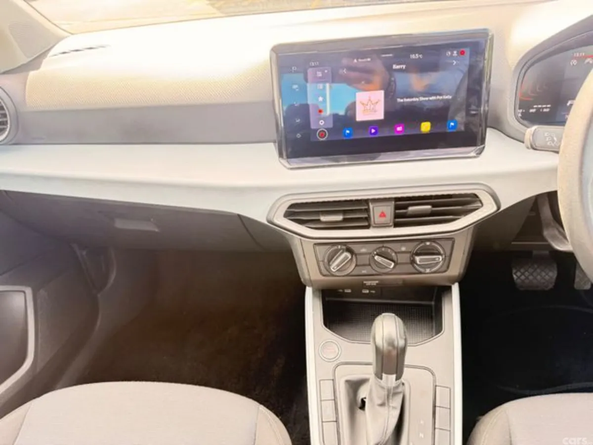 SEAT Arona Hatchback, Petrol, 2024, Grey