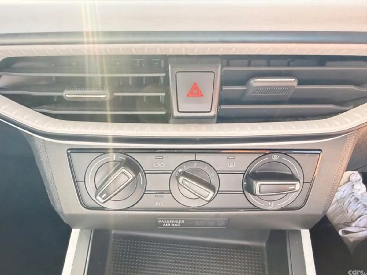 SEAT Arona Hatchback, Petrol, 2024, Grey