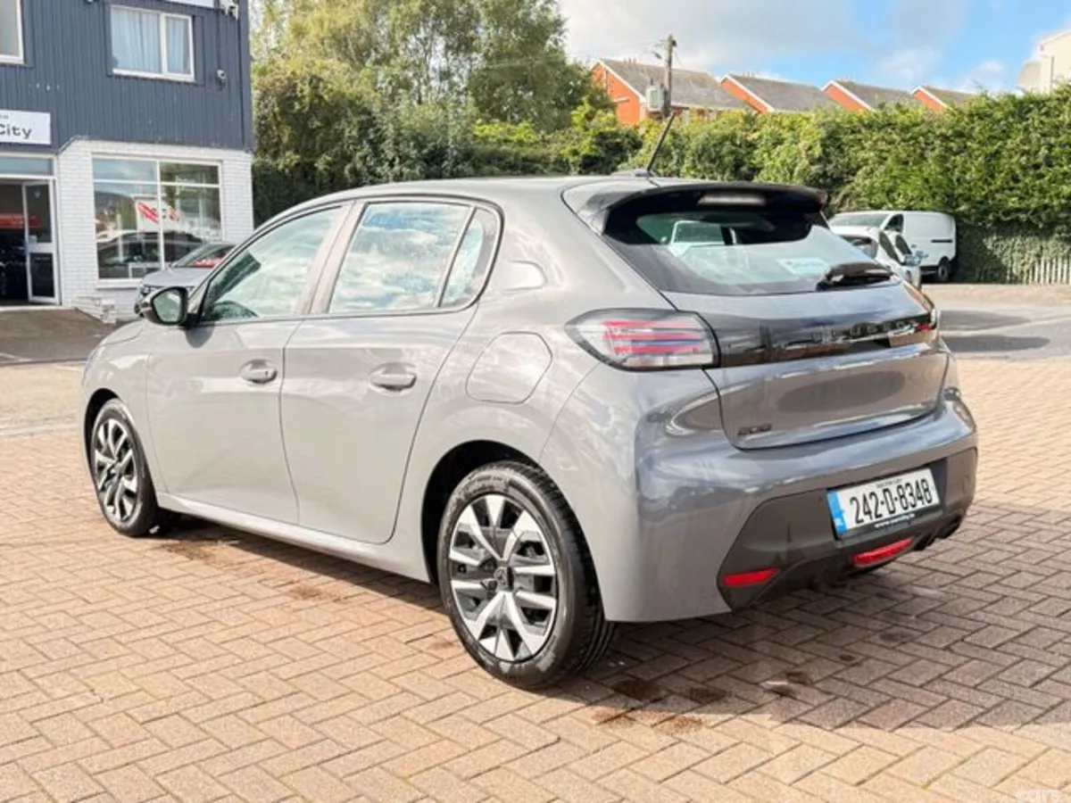 Peugeot 208 Hatchback, Petrol, 2024, Grey