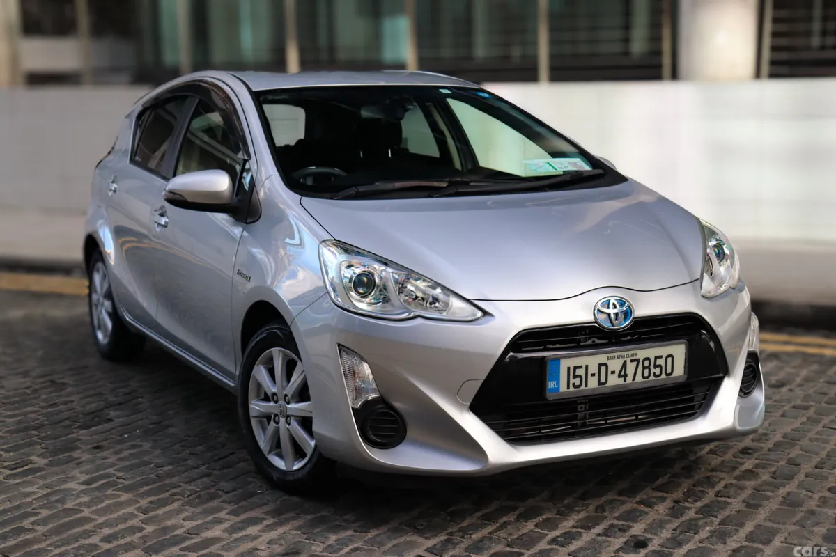 Toyota Aqua Hatchback, Petrol Hybrid, 2015, Silver