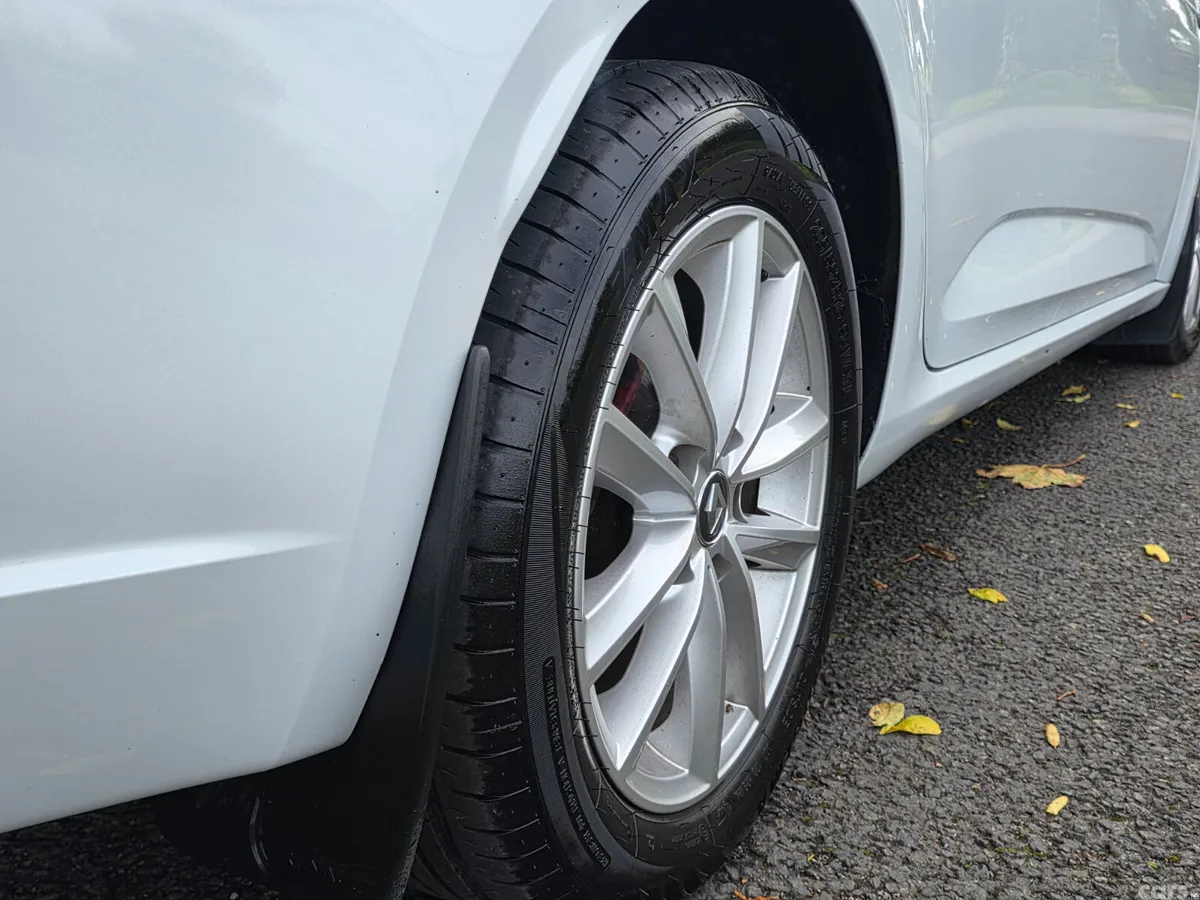 Renault Megane Saloon, Diesel, 2018, White