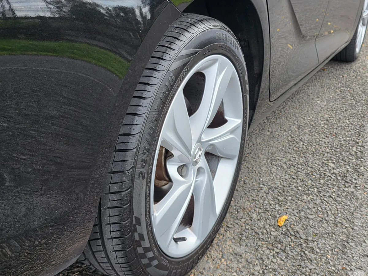Opel Insignia Hatchback, Diesel, 2018, Black