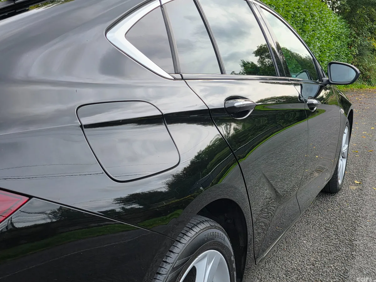 Opel Insignia Hatchback, Diesel, 2018, Black