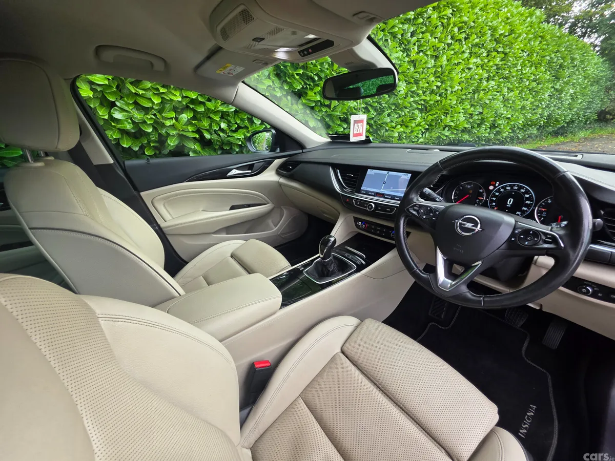 Opel Insignia Hatchback, Diesel, 2018, Black