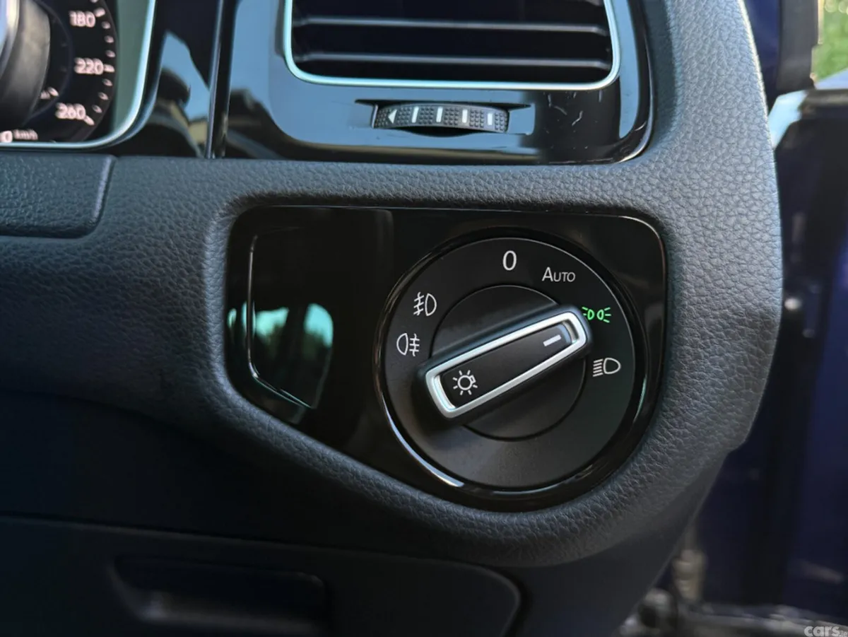 Volkswagen Golf Estate, Diesel, 2019, Blue