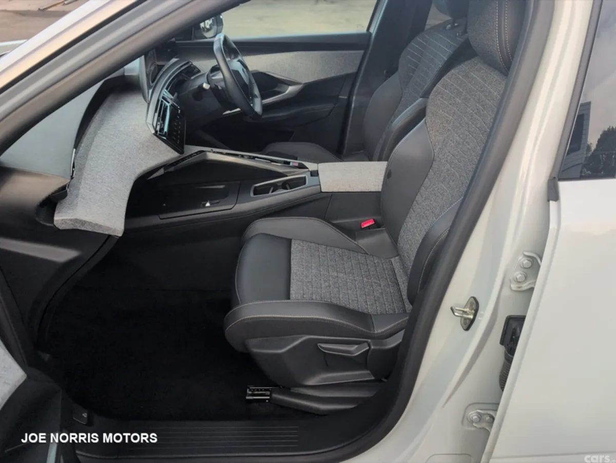 Peugeot 3008 SUV, Petrol Hybrid, 2026, White
