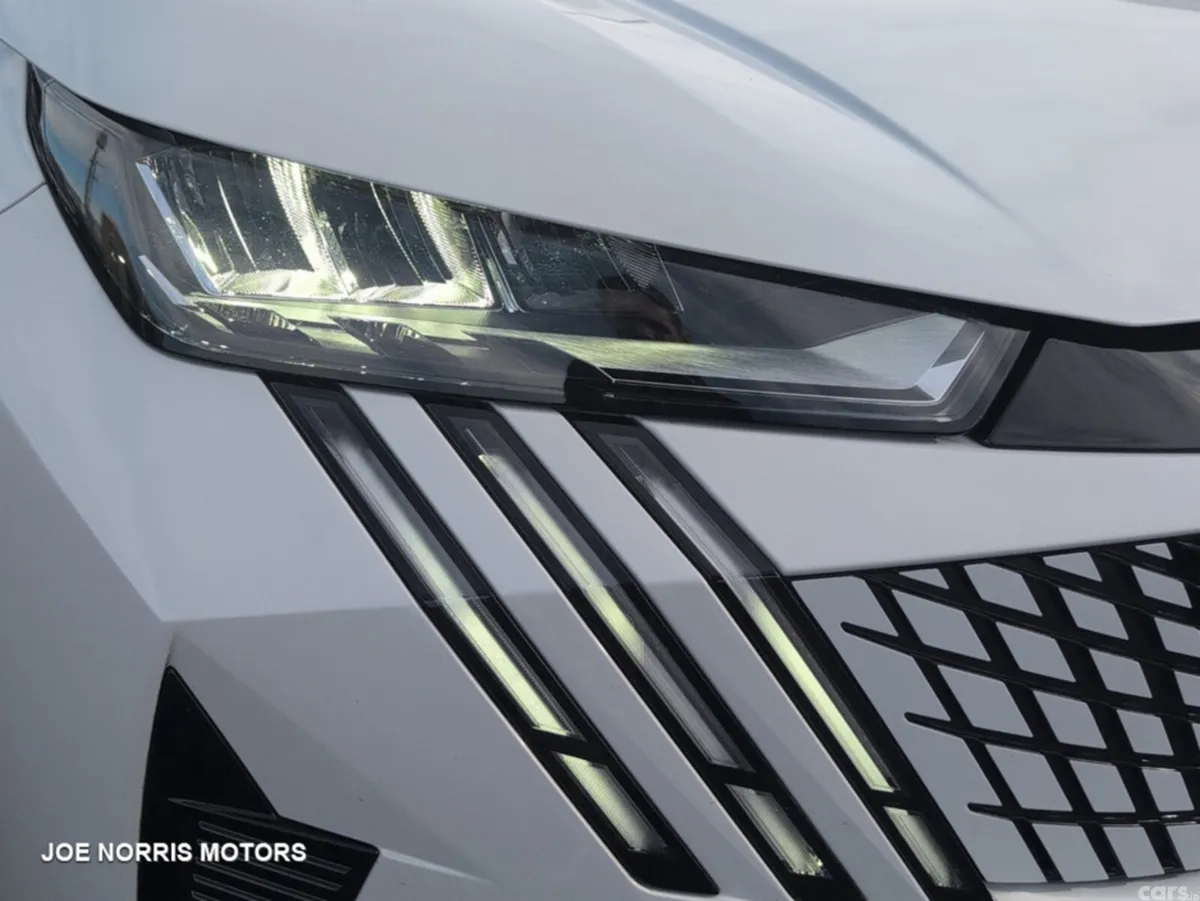 Peugeot 3008 SUV, Petrol Hybrid, 2026, White