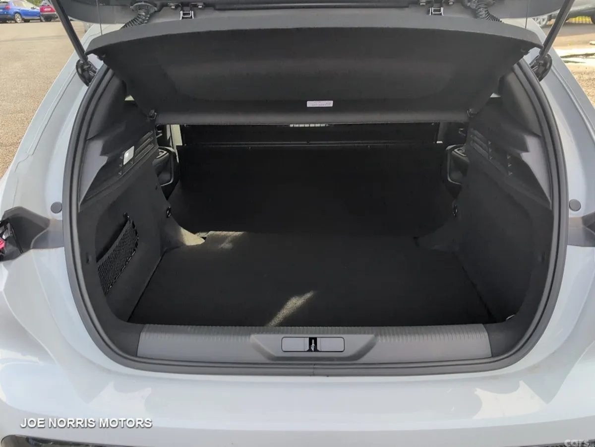Peugeot 308 Hatchback, Diesel, 2026, White