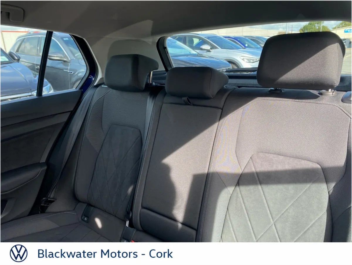 Volkswagen Golf Estate, Petrol, 2023, Blue