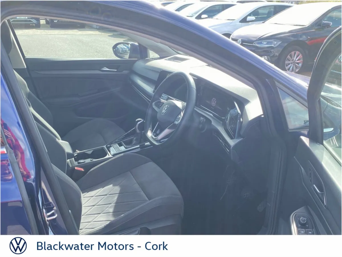 Volkswagen Golf Estate, Petrol, 2023, Blue