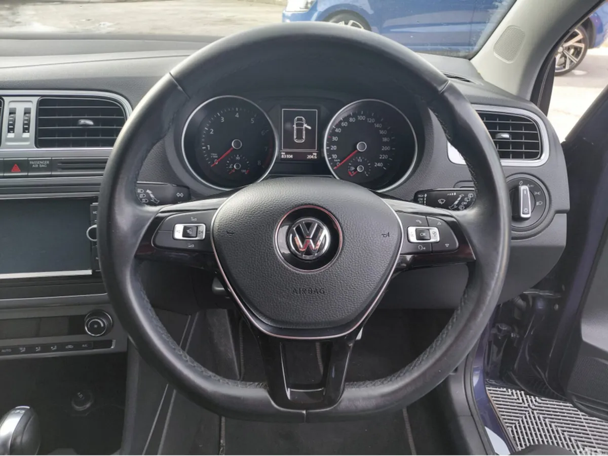 Volkswagen Polo Hatchback, Petrol, 2016, Blue