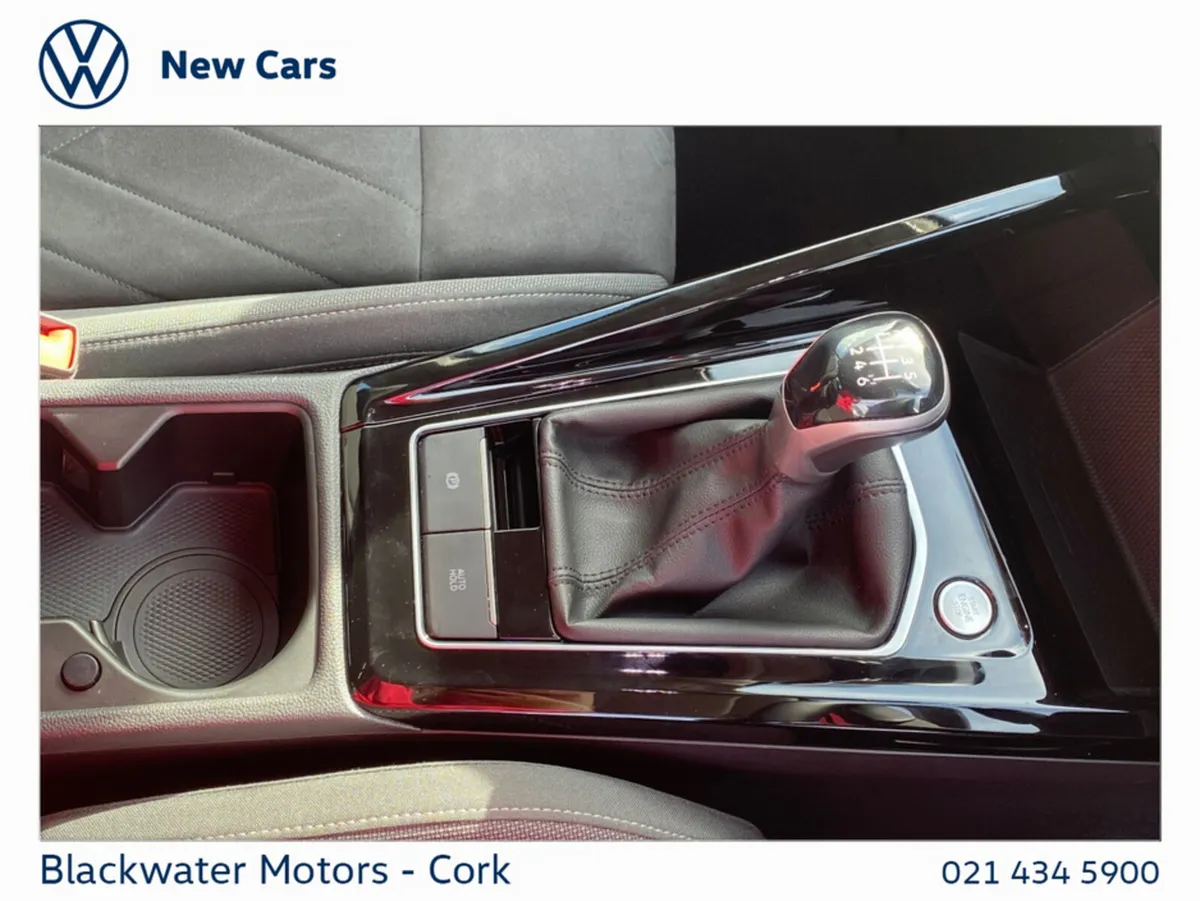 Volkswagen Golf Estate, Petrol, 2023, Blue