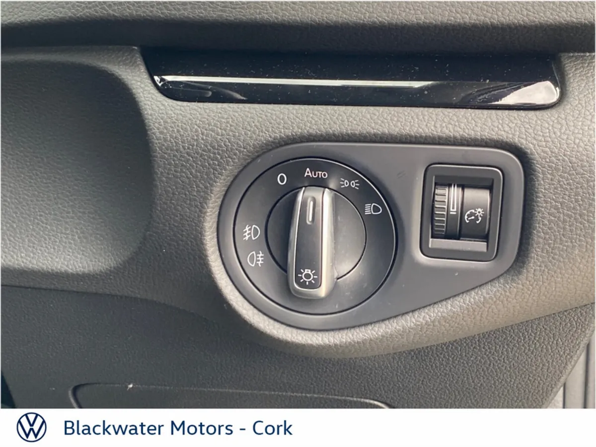Volkswagen Sharan MPV, Diesel, 2022, Black