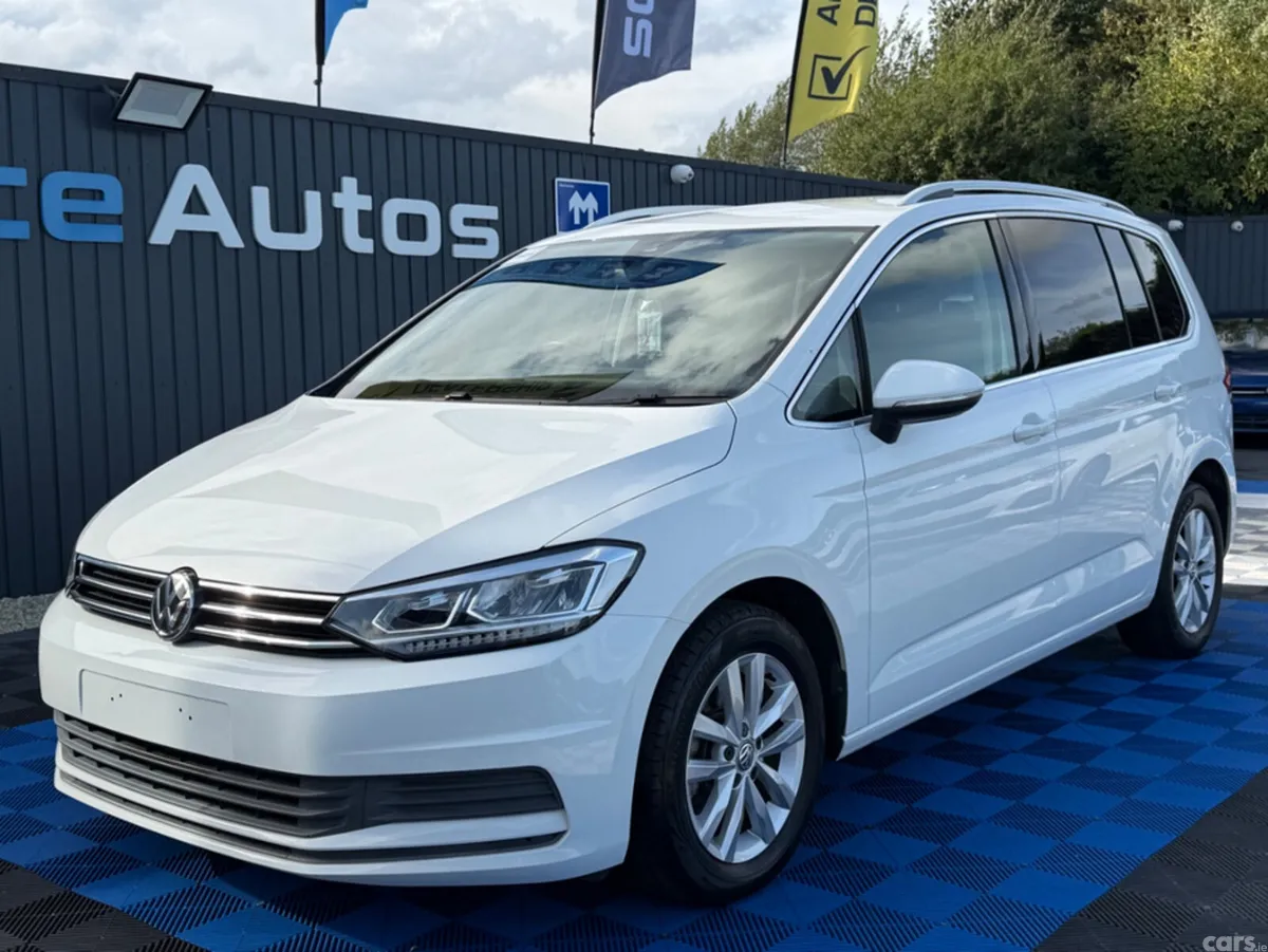 Volkswagen Touran MPV, Diesel, 2019, White