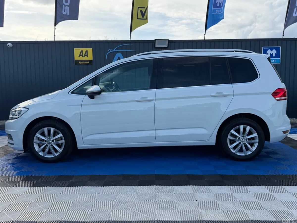 Volkswagen Touran MPV, Diesel, 2019, White