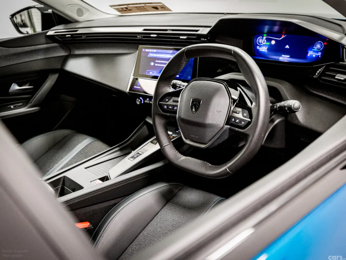 Peugeot 308 Hatchback, Electric, 2024, Blue