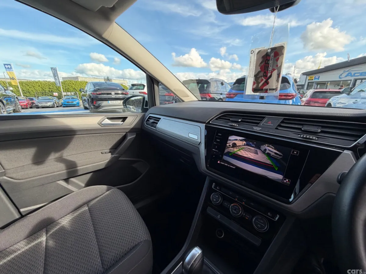Volkswagen Touran MPV, Diesel, 2019, White