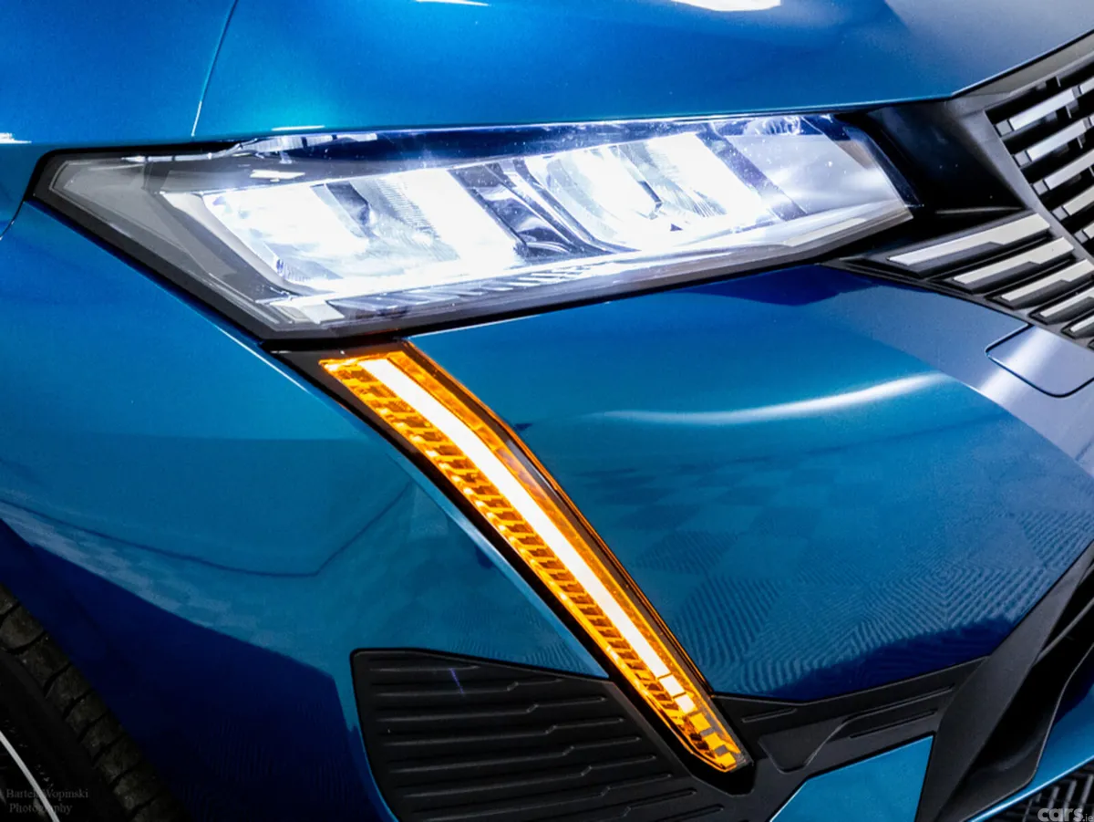 Peugeot 308 Hatchback, Electric, 2024, Blue