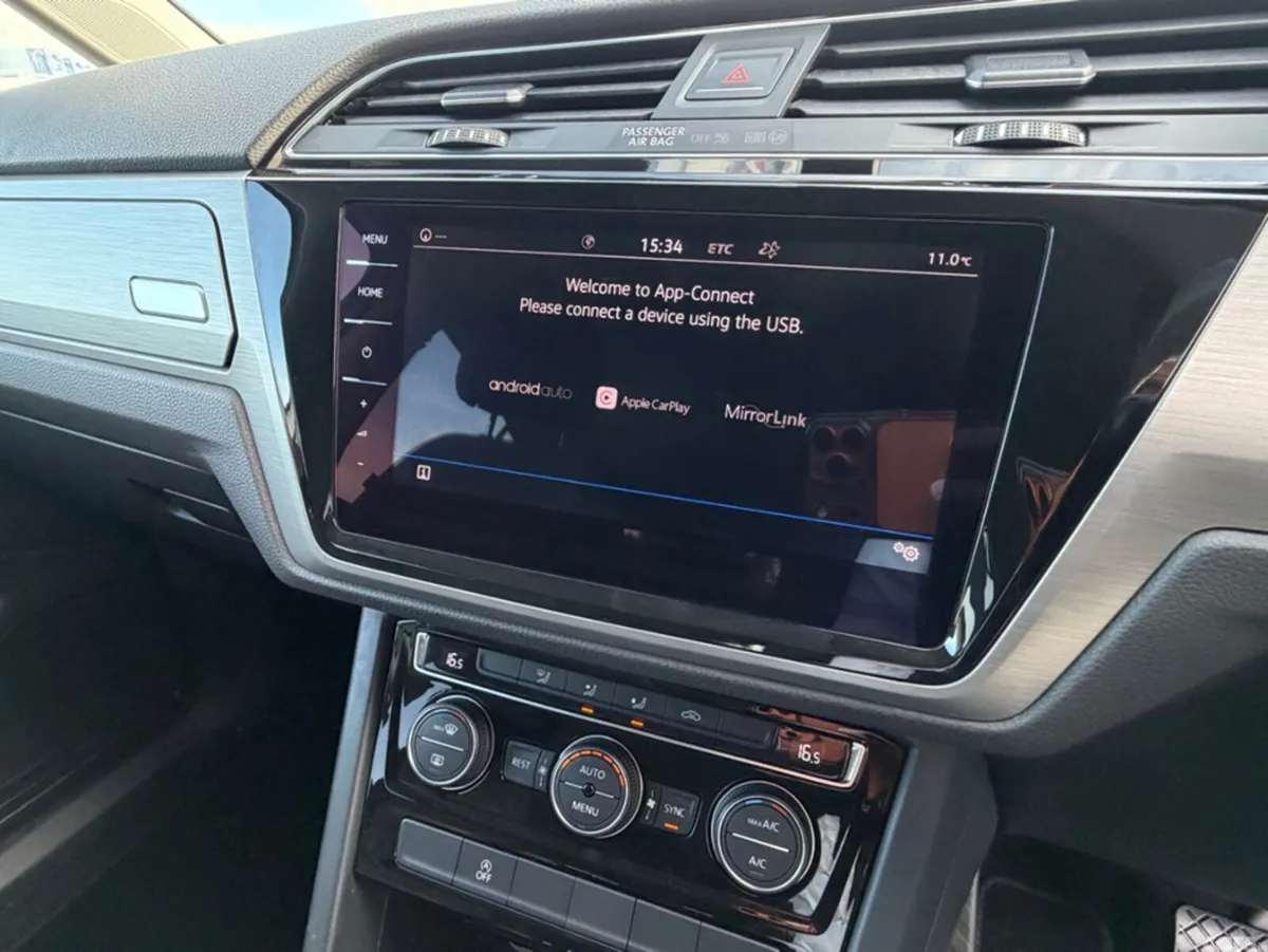 Volkswagen Touran MPV, Diesel, 2019, White