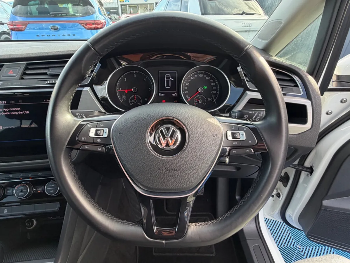 Volkswagen Touran MPV, Diesel, 2019, White