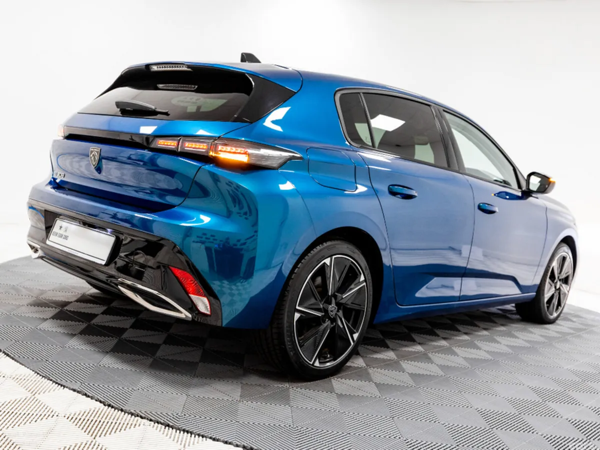 Peugeot 308 Hatchback, Electric, 2024, Blue