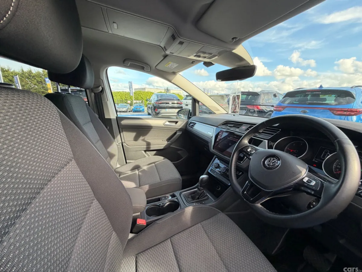 Volkswagen Touran MPV, Diesel, 2019, White