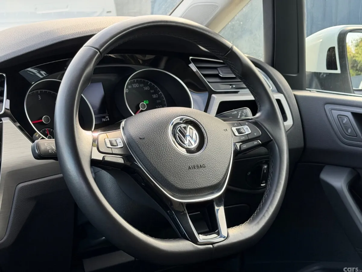 Volkswagen Touran MPV, Diesel, 2019, White